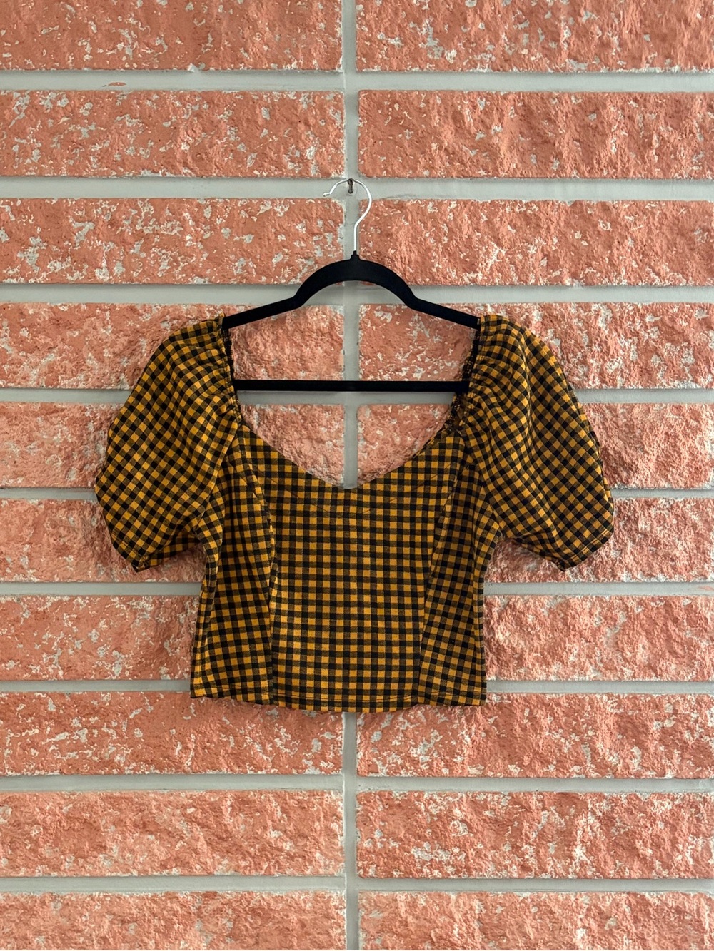 🌟 Haute Checkered Puff-Sleeve Crop Top